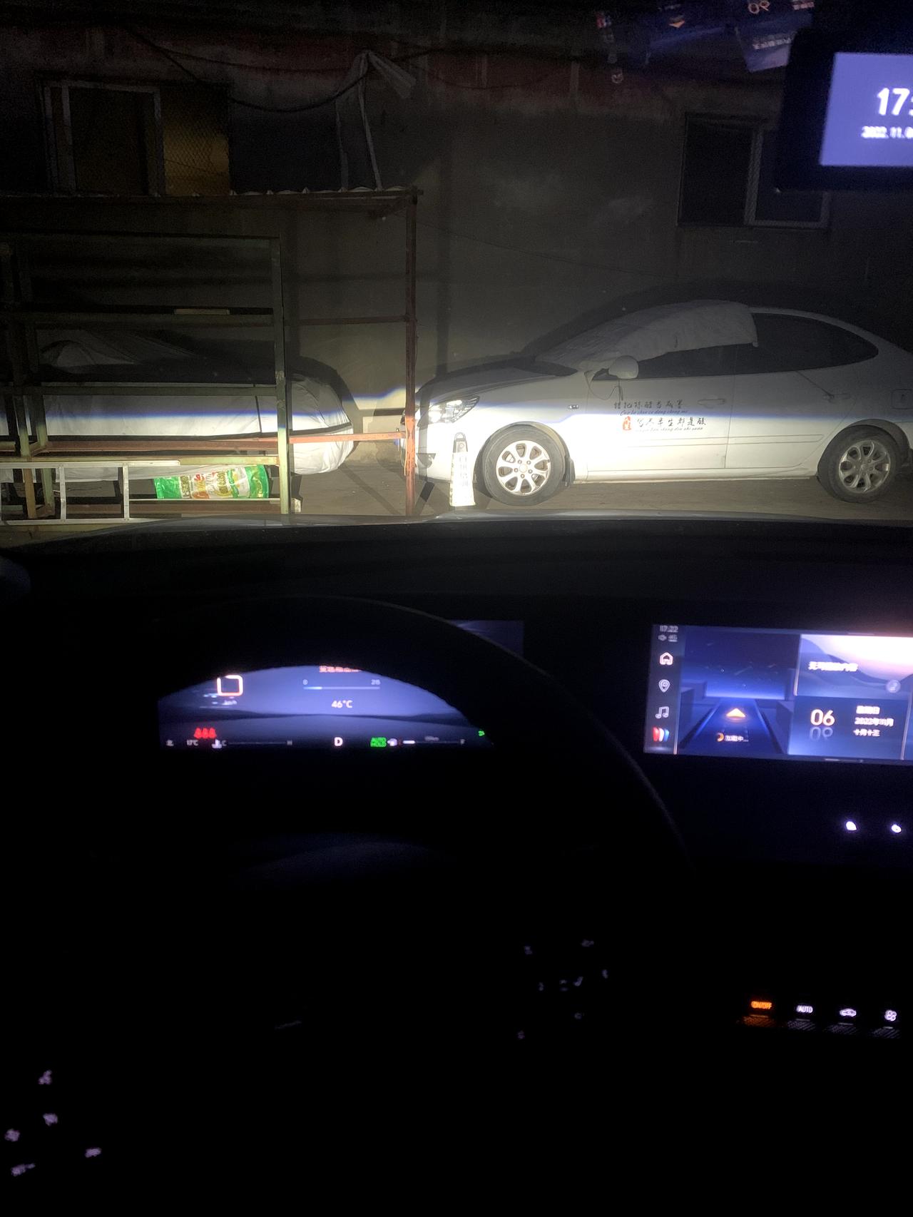 别克威朗 其实感觉原厂车灯，应该够用了，还是我刚从焟烛灯转过来的错觉？