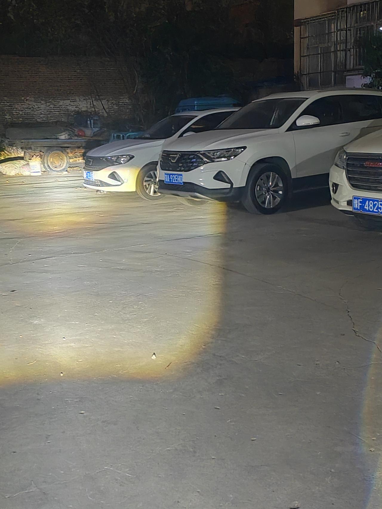 捷达VS5 我旁边又多两个，有没有加小加油站95的油，速来回答