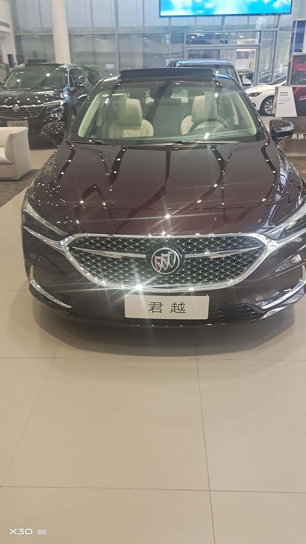 沃尔沃S90 不知道该怎么选择?是沃尔沃s90还是别克君越艾维亚先享版
