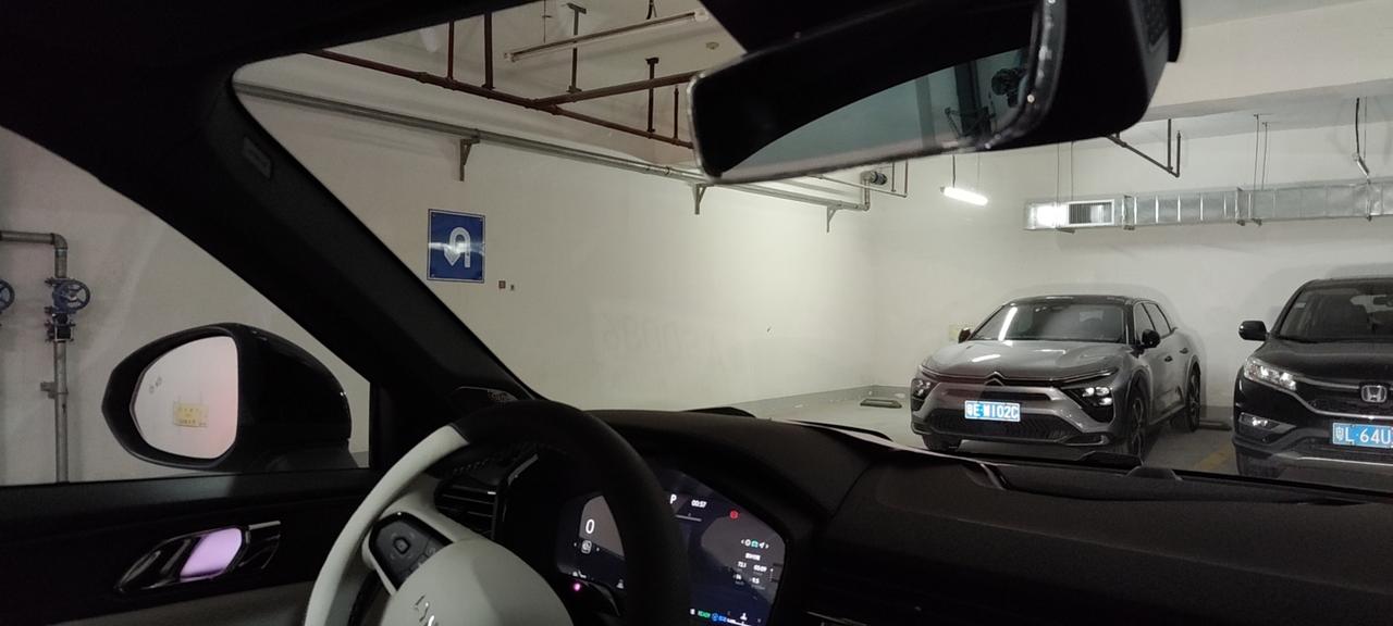 领克01 小弟刚提车，请问大佬们有没有01emf的车友群谢谢