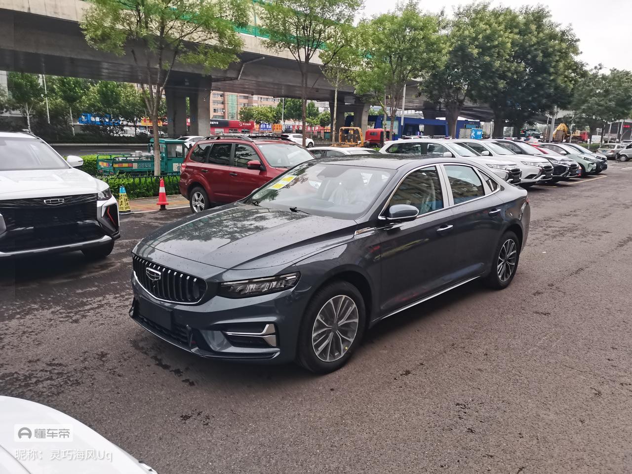 吉利星瑞 各位大佬，准备订车。是石绿好，还是玄武灰好，主要考虑耐看！