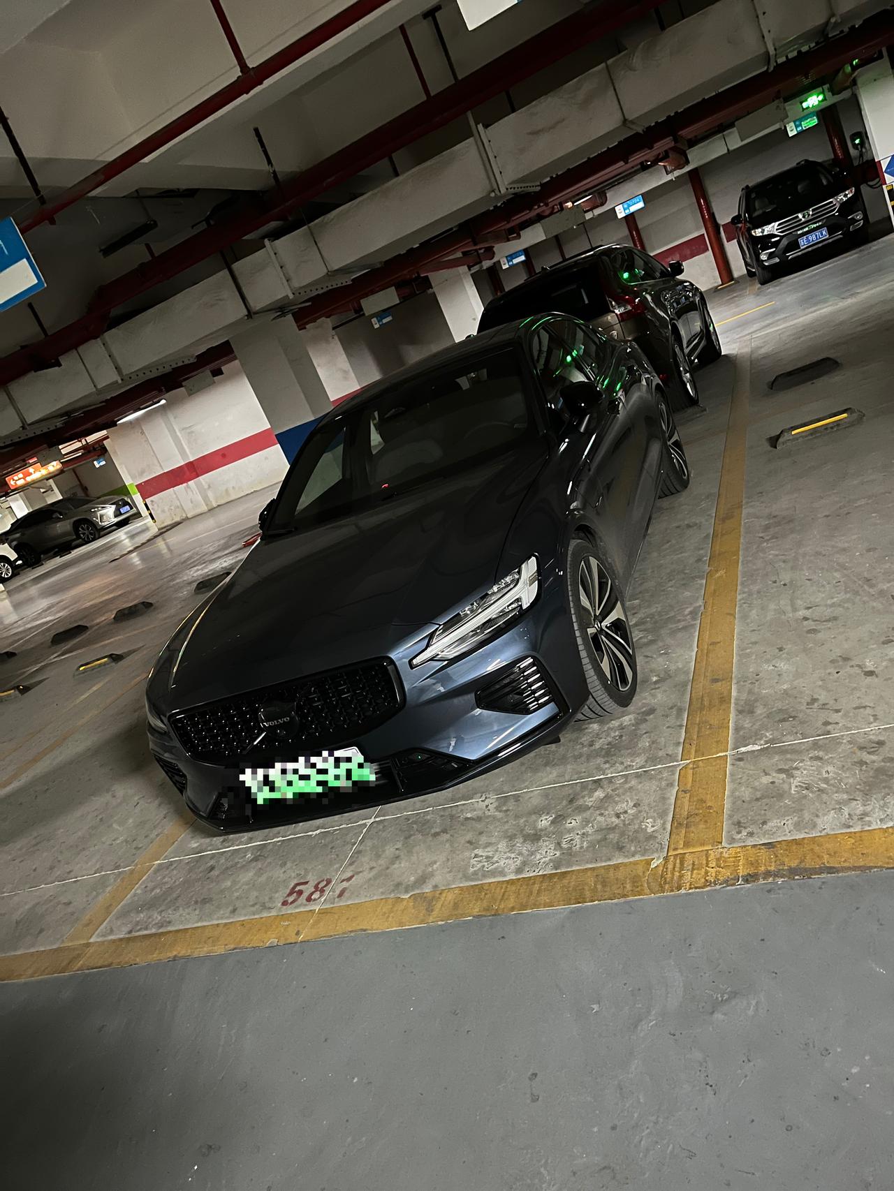 沃尔沃S60 RECHARGE 想问下各位，你们的沃沃有在低转速情况下振的屁股麻的时候吗