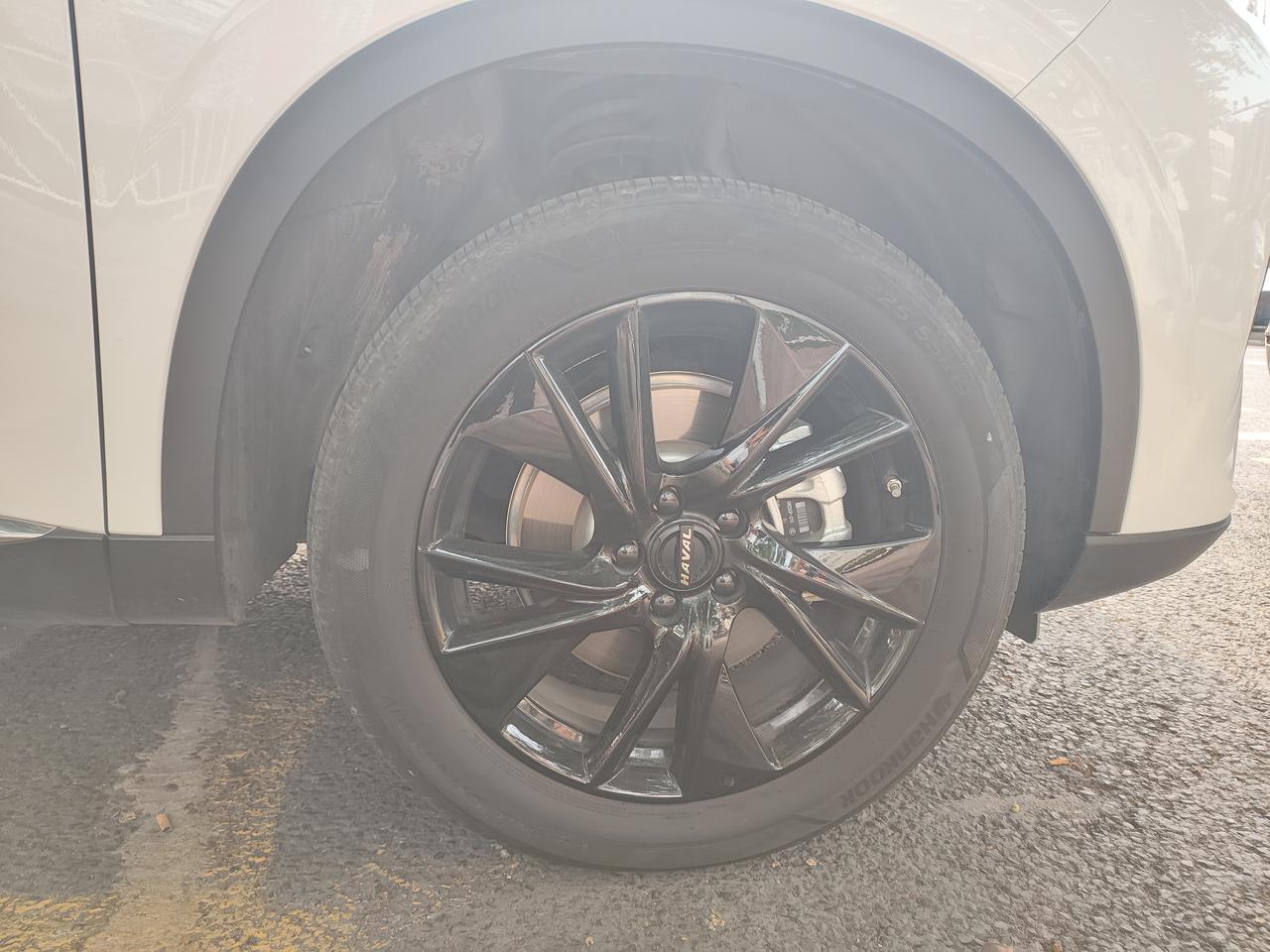 哈弗H6 三代H6只有2.0max才有黑色的轮毂么，看了很多车，没有几个黑色的轮毂，都是银色的，我就觉得这个黑色的轮毂最