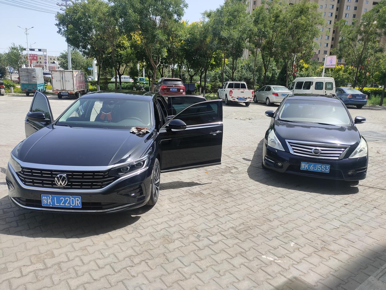 大众帕萨特 在汽贸提的车，去4s店做首保是不是得需要自己花钱?大家提车贴全车膜了吗?
