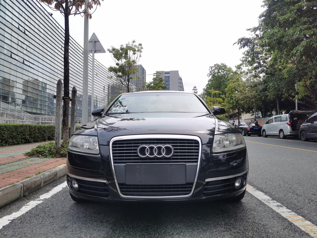 奥迪A6L 最近想入手2008款的奥迪A6标准型，二手车，6.2万，想请问，这个价格值不值，跑了不到9万公里，就是年份有