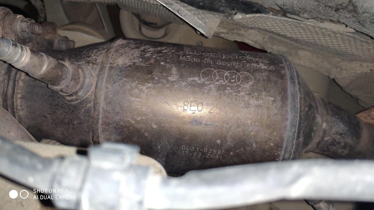 奥迪A6L 11年奥迪a6l玻璃换多少钱