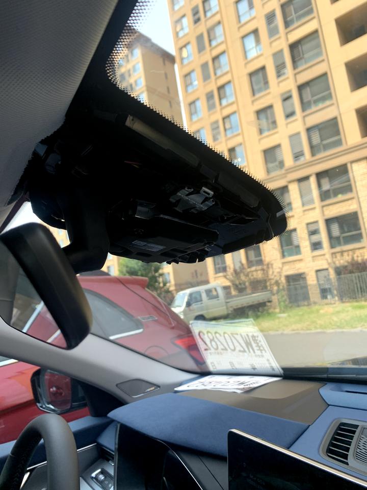 吉利星瑞 老哥们，今天提的尊贵，倒车时提示要撞上后面牙子了，但是还可以往后倒才能正确进入到停车位，但是我怎么加油门也不倒