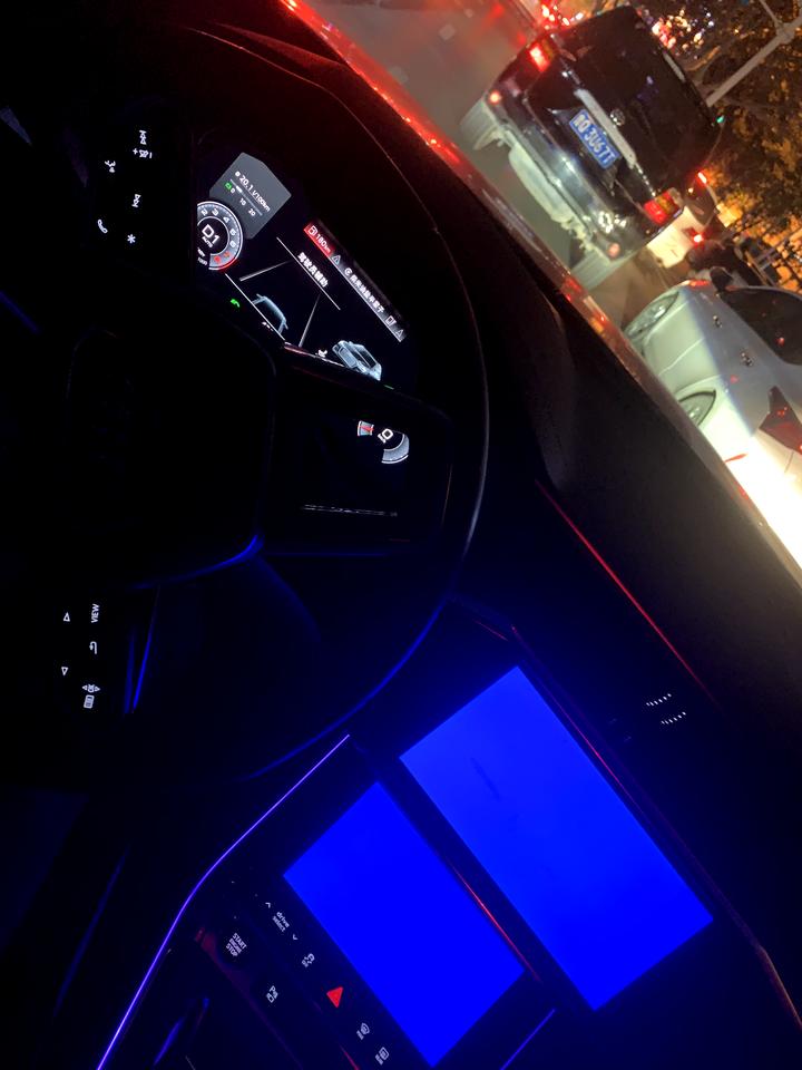 奥迪A6L 关于21款A6L用车15天出现的问题探讨1、无线carplay（无线互联）听音乐卡顿断断续续的播放2、偶然的