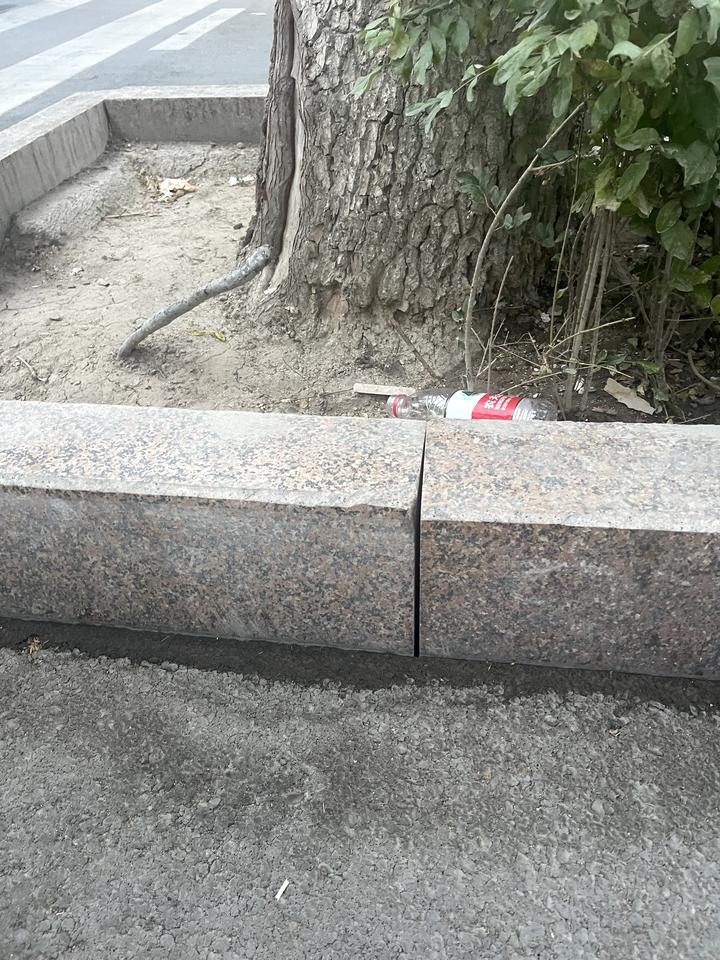 吉利星越L 轮胎刮马路牙子上了怎么办，必须要换胎了吗