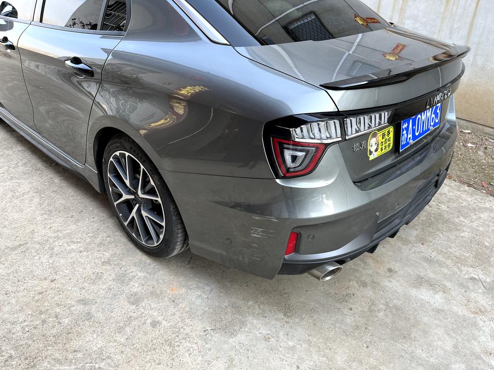 领克03 新车三个月，倒车蹭到墙，底漆都刮出来了，请问大家补漆要怎么补？大约需要多少钱？不去4s店补漆影响质保吗？