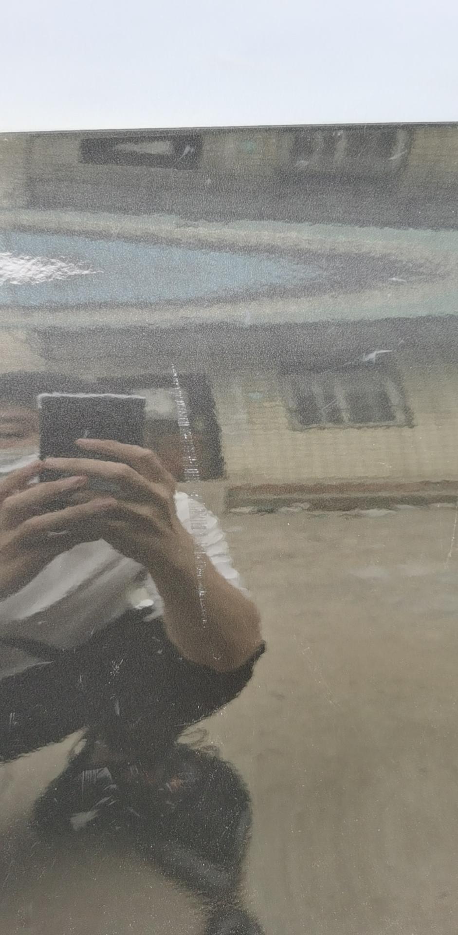 奔驰C级 停路边不知道被怎么刮了。这玩意抛光的掉吗。真是郁闷