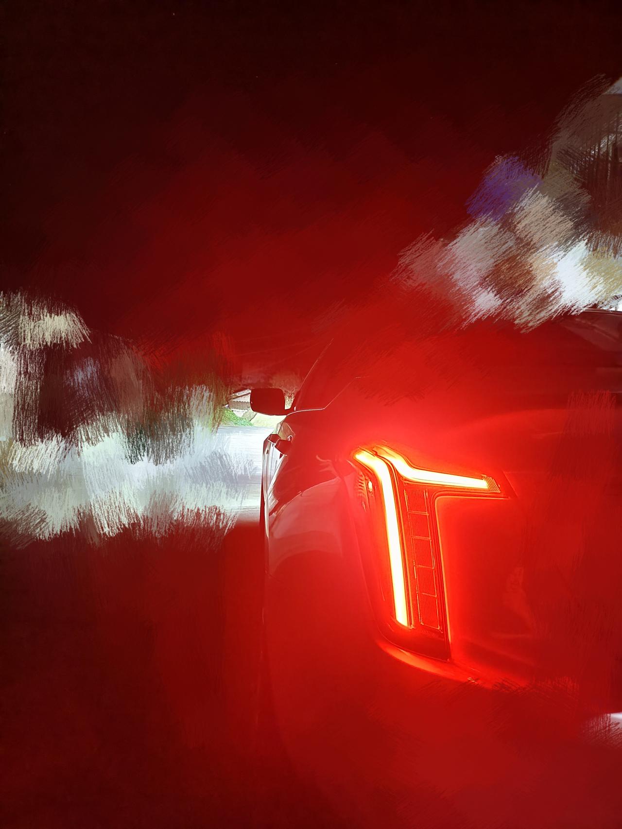 凯迪拉克CT5 我那车 听音乐 声音一开大 副驾驶车门就异响 请问大概哪里问题啊
