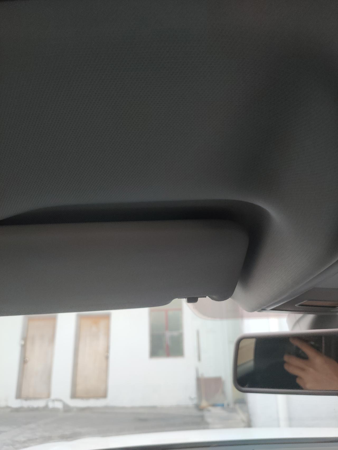 大众宝来 请问车友们 21年买的车   主驾驶头上的区域   还有仪表盘  路不好的时候就一直响   还有副驾驶不知道哪
