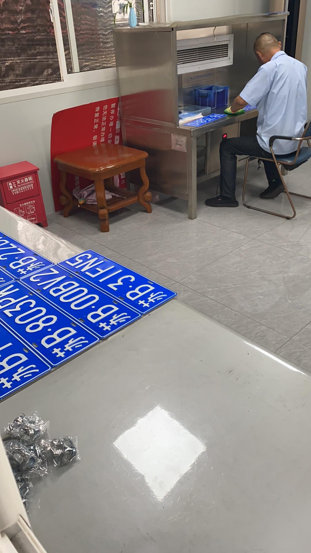 大众帕萨特 想改装个后视镜折叠，有没有推荐的，改过的推荐一下。需要多少大洋？？？