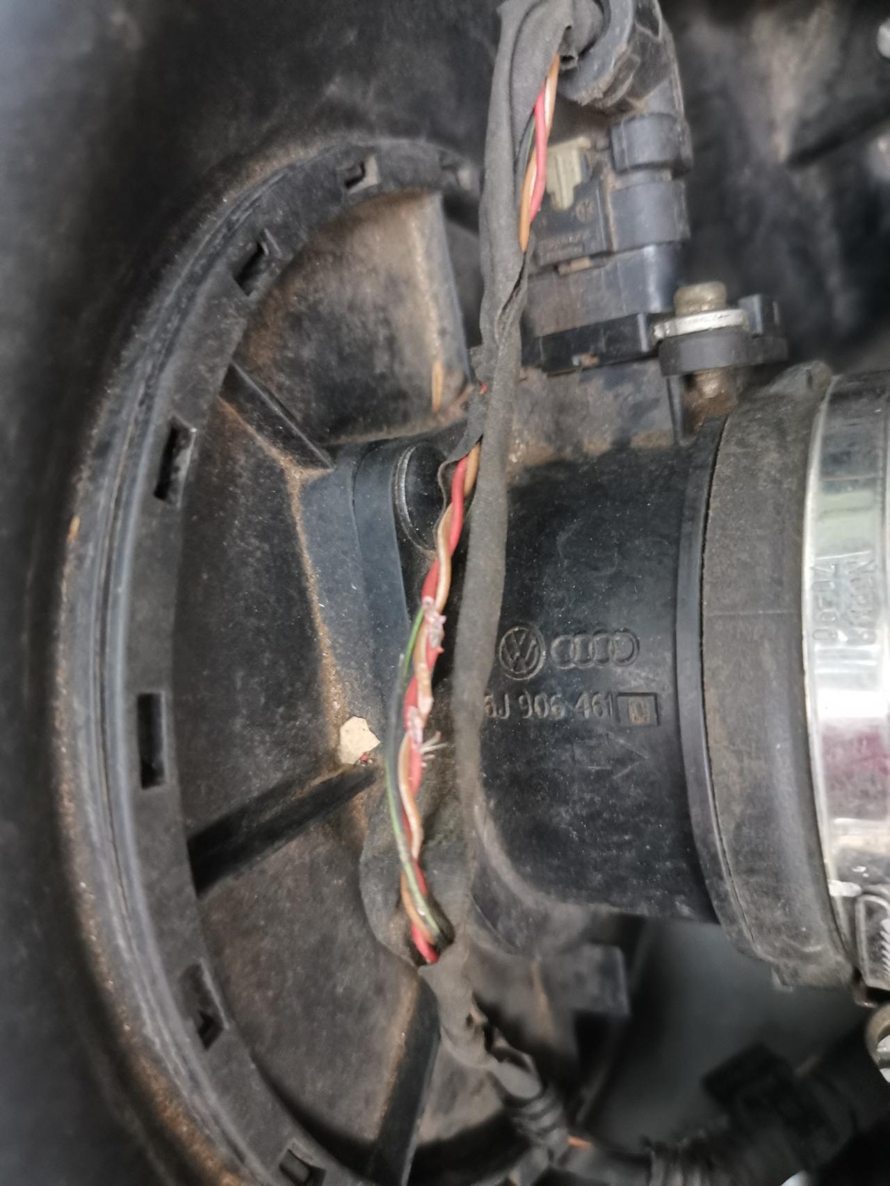奥迪A6L 12款的a6这是什么情况