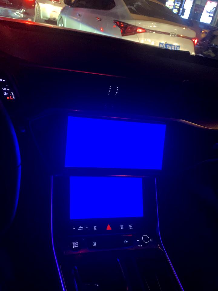奥迪A6L 关于21款A6L用车15天出现的问题探讨1、无线carplay（无线互联）听音乐卡顿断断续续的播放2、偶然的