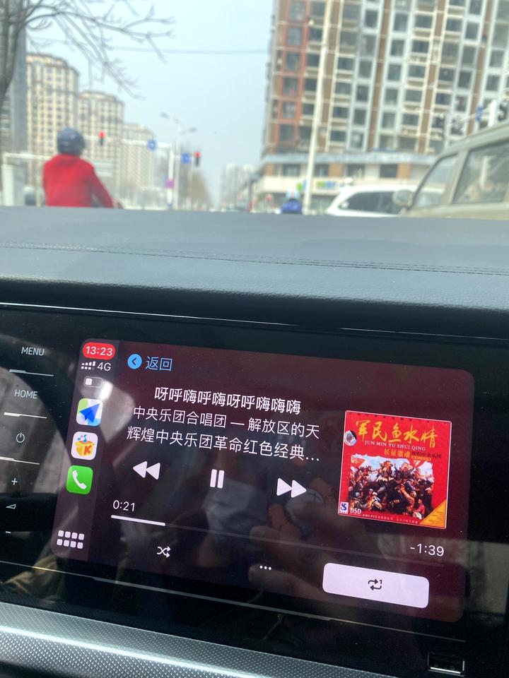 求教：22帕萨特可以播放U盘视频吗？怎么操作？一优盘好几百部大妞跳舞视频不会播放，捉急呀！