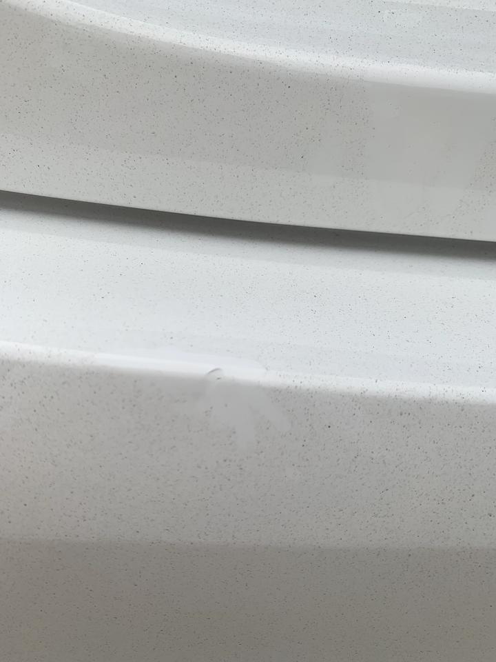 奔驰C级 c260l后保险杠被追尾 被车牌撞了几个凹痕怎么修复 感谢各位大神支招?