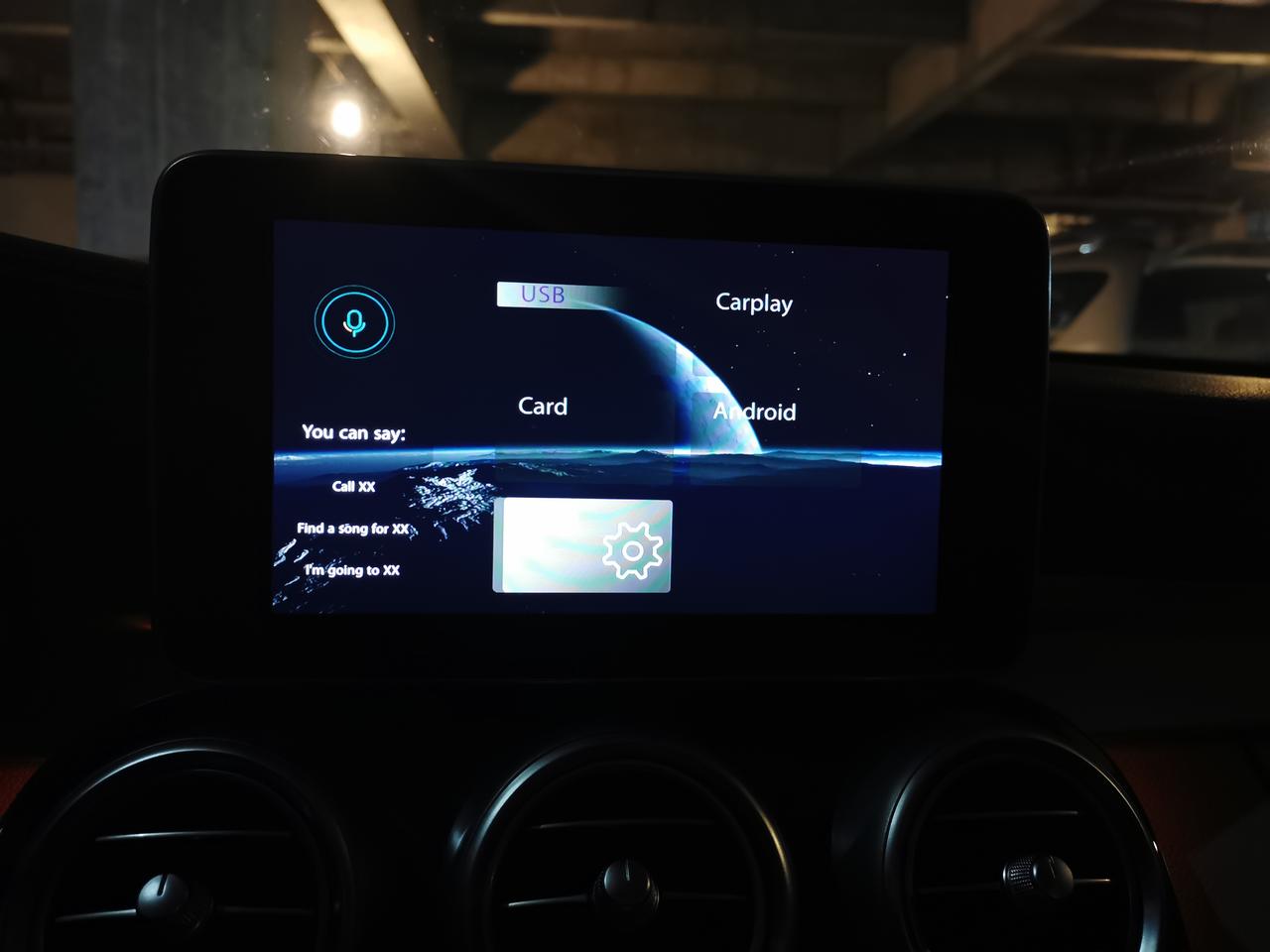 奔驰C级 C300L在手机退出无线CARPLAY之后，出现这个界面，请问如何返回车机原界面呢？