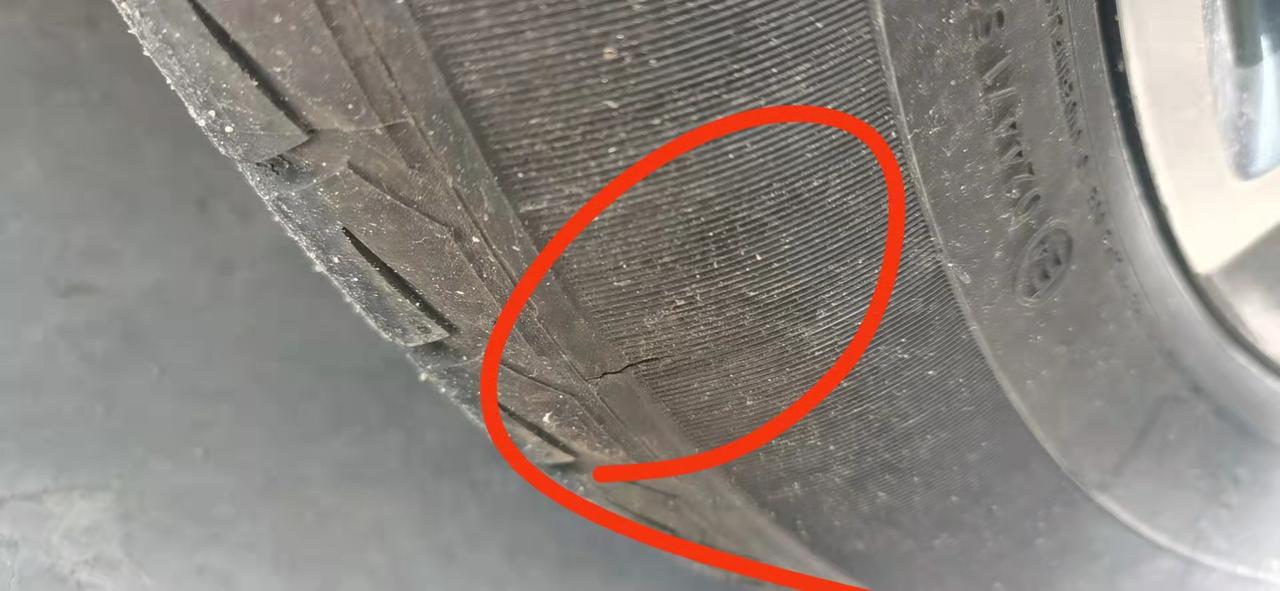 吉利缤越 这种情况是不是该换了，具体多少钱