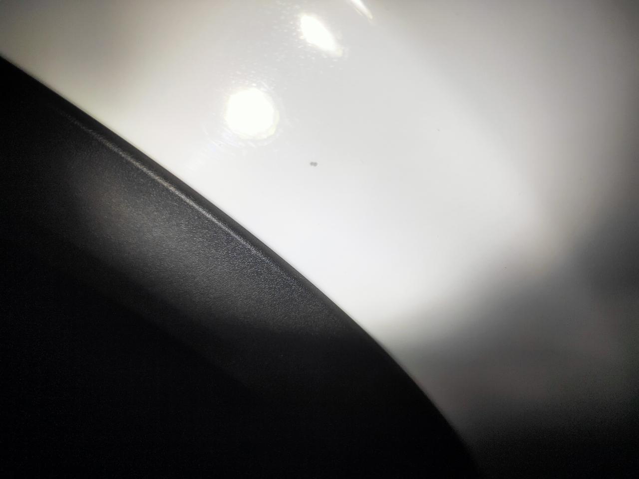 吉利缤越 估计被石头磕的？用点漆笔还是怎样搞好？