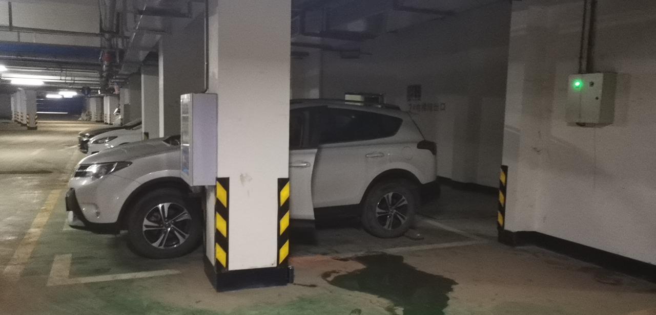 丰田RAV4荣放 请问现在rav4 能卖多少钱？15款2.0L风尚～下半年十一月生产的16年二月上的牌现在公里数不到四万