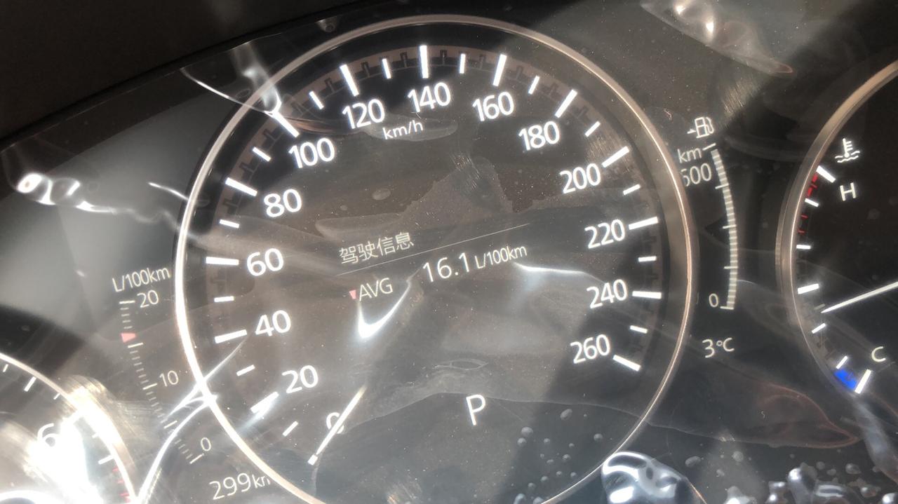马自达3 昂克赛拉 2.0致雅版  新车299公里，  16个油正常吗？