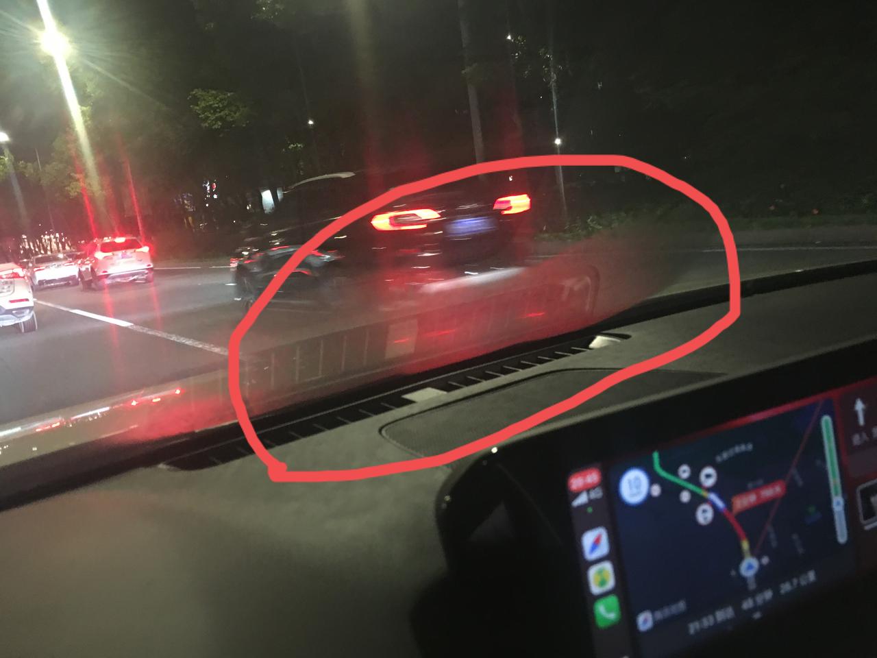 马自达3 昂克赛拉 前挡中间老是会起雾是怎么回事？