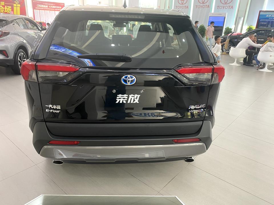 丰田RAV4荣放 东莞地区2.0四驱风尚版 送真皮座椅 行车记录仪 前后雷达 踏板 21.2W可以下订吗？