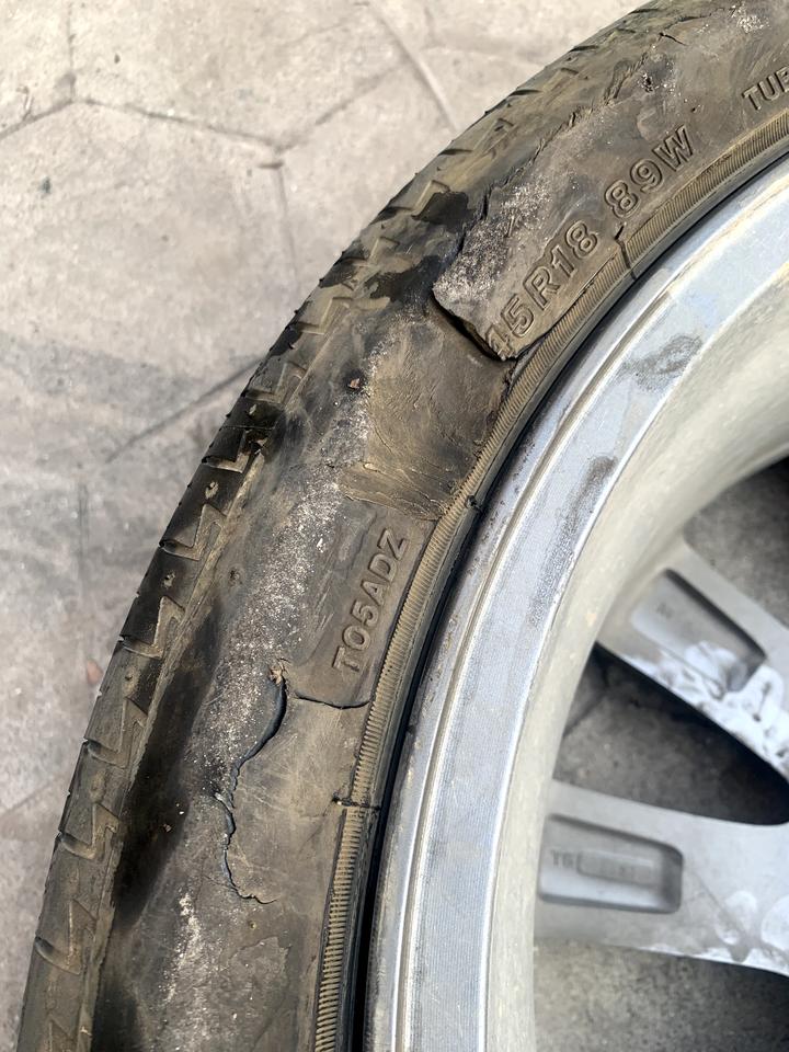 马自达3 昂克赛拉 才开了8500公里这样，现在换在后轮，换还是不换呢？21智雅，一般换那个牌子的