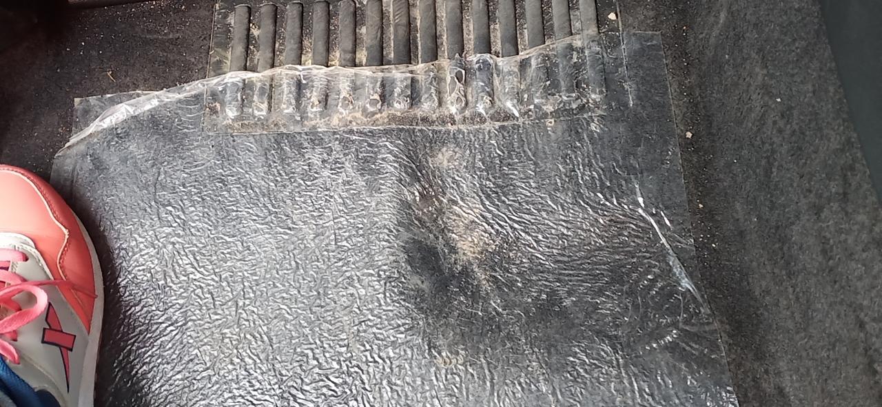 雪佛兰科鲁泽 主驾驶地板凹陷怎么回事？