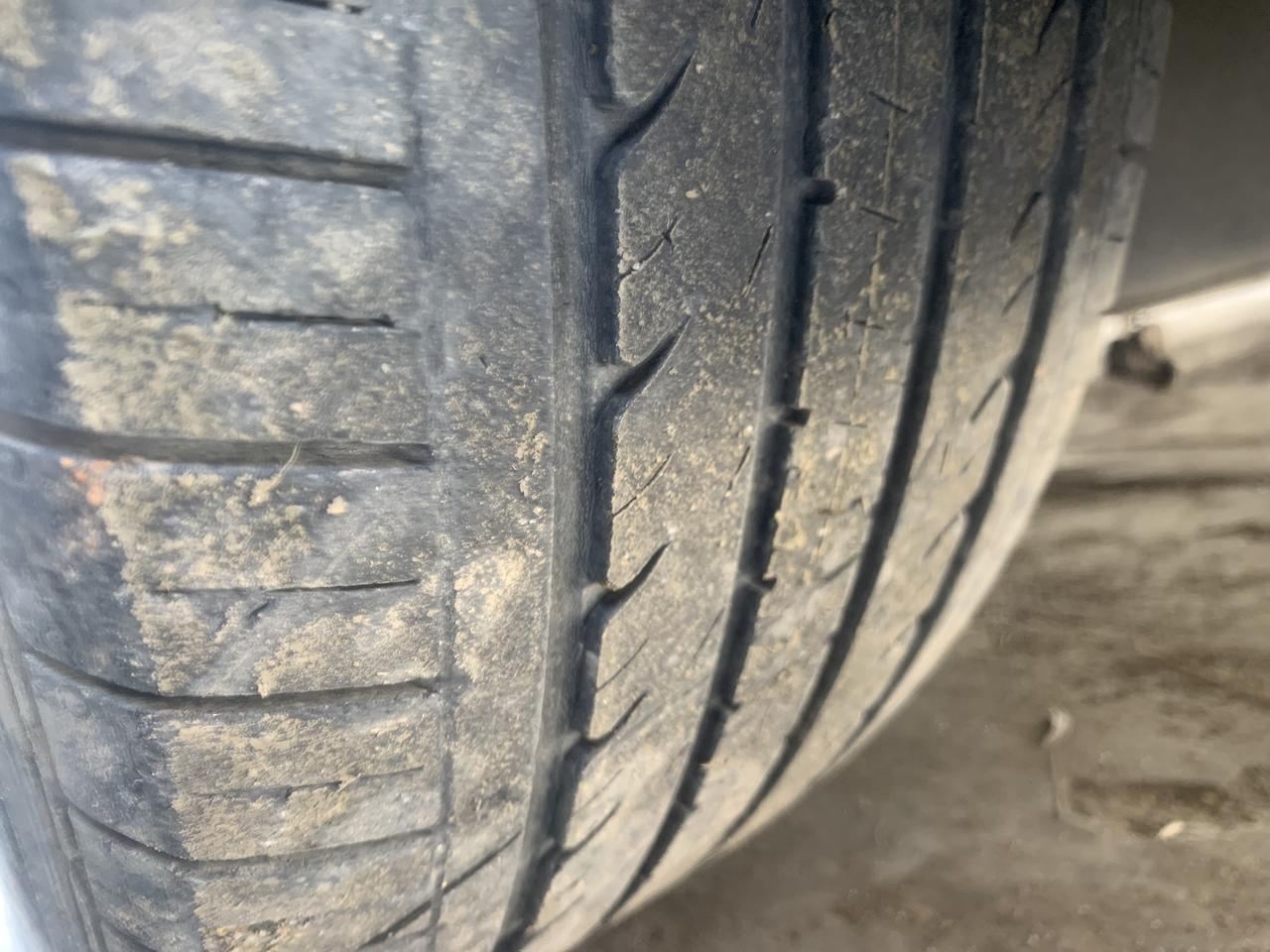 雪佛兰科鲁泽 哪位大神知道为啥前驱的车子后轮磨损还比前轮大那莫多，求解，那我这轮胎该先换前面还是先换后面