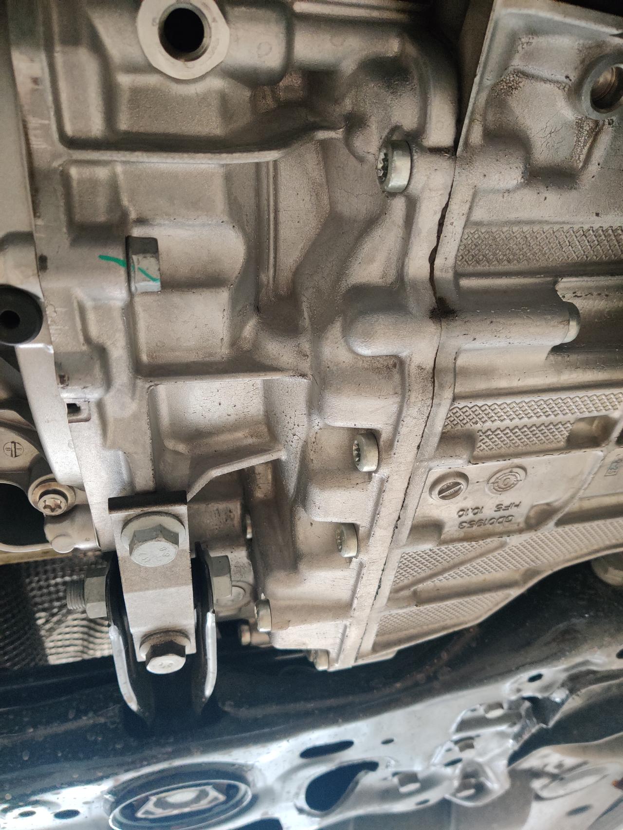 大众高尔夫 8代gti  行驶2500km   刹车刹重点或者刹停顿挫回弹会有咔拉的异响声  想问问广大车友有没有遇见过
