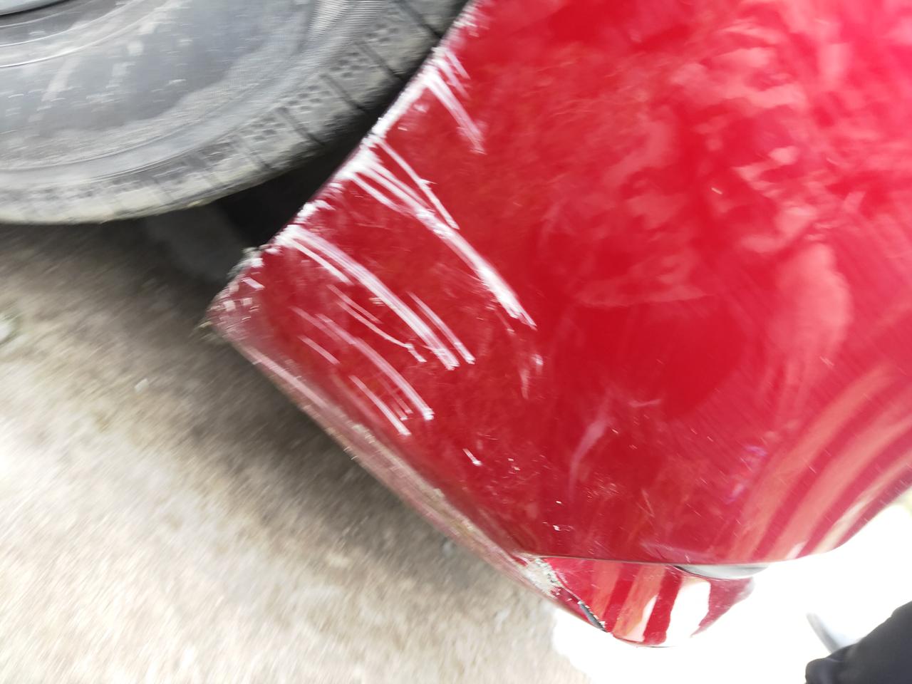 马自达3 昂克赛拉 右前保险杠剐蹭了，裂了  右边门槛侧裙全掉了卡扣断完了 ，能稍微卡上去一点。这个修理要多少米啊，要不