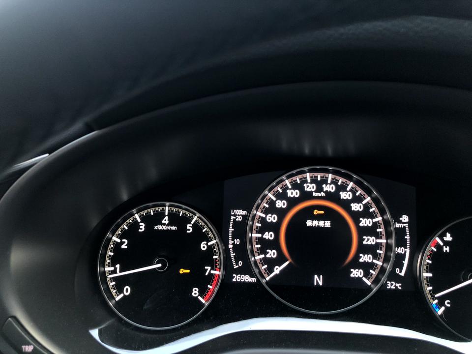 马自达3 昂克赛拉 4个月的车，不到三千公里，出现保养将至，这个是怎么来的，您们都是多少公里保养的