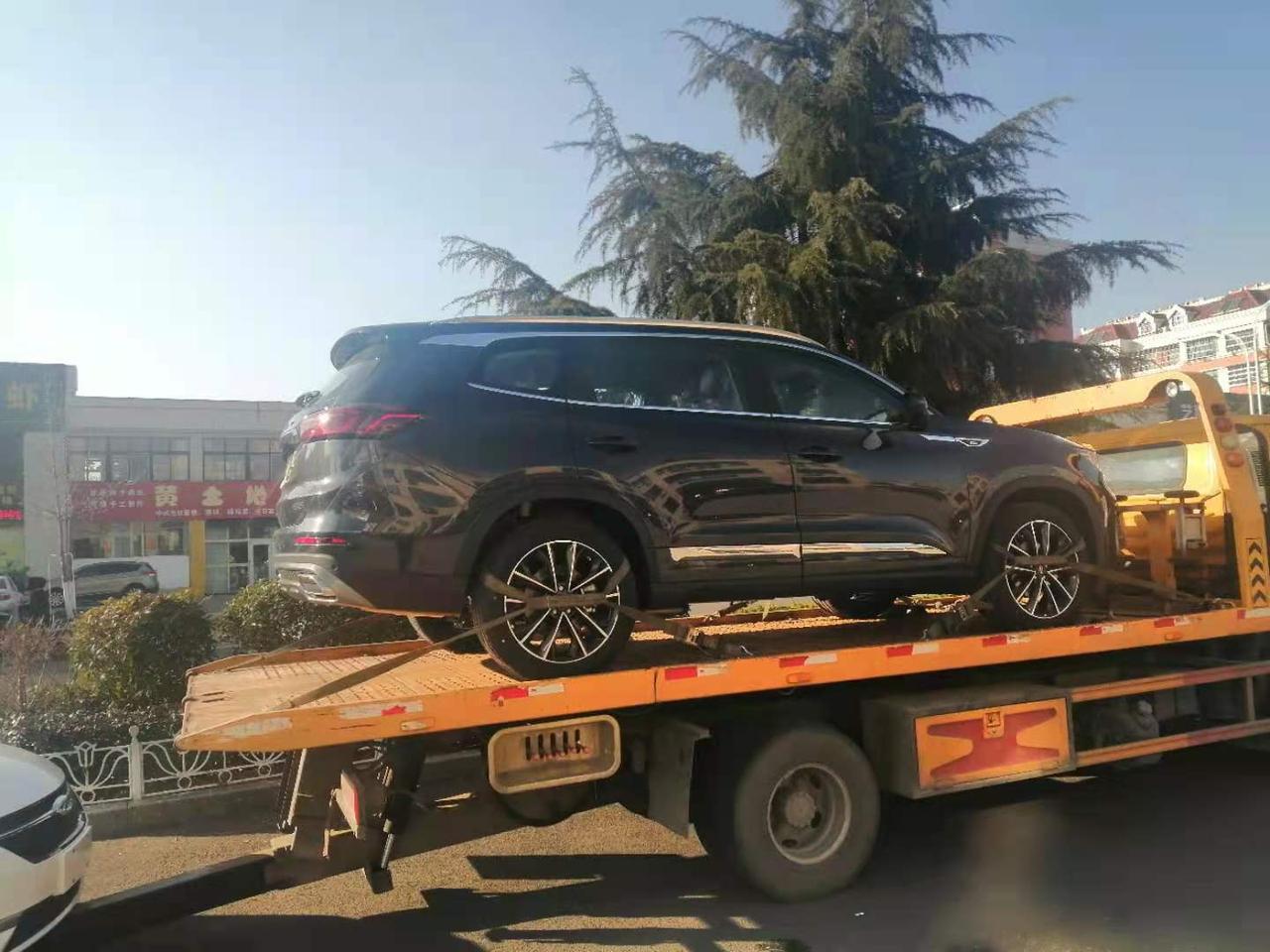奇瑞瑞虎8 PLUS 好像说车到了明天去办个贷款，然后等着提车话说怎么装成老司机第一次上路呢