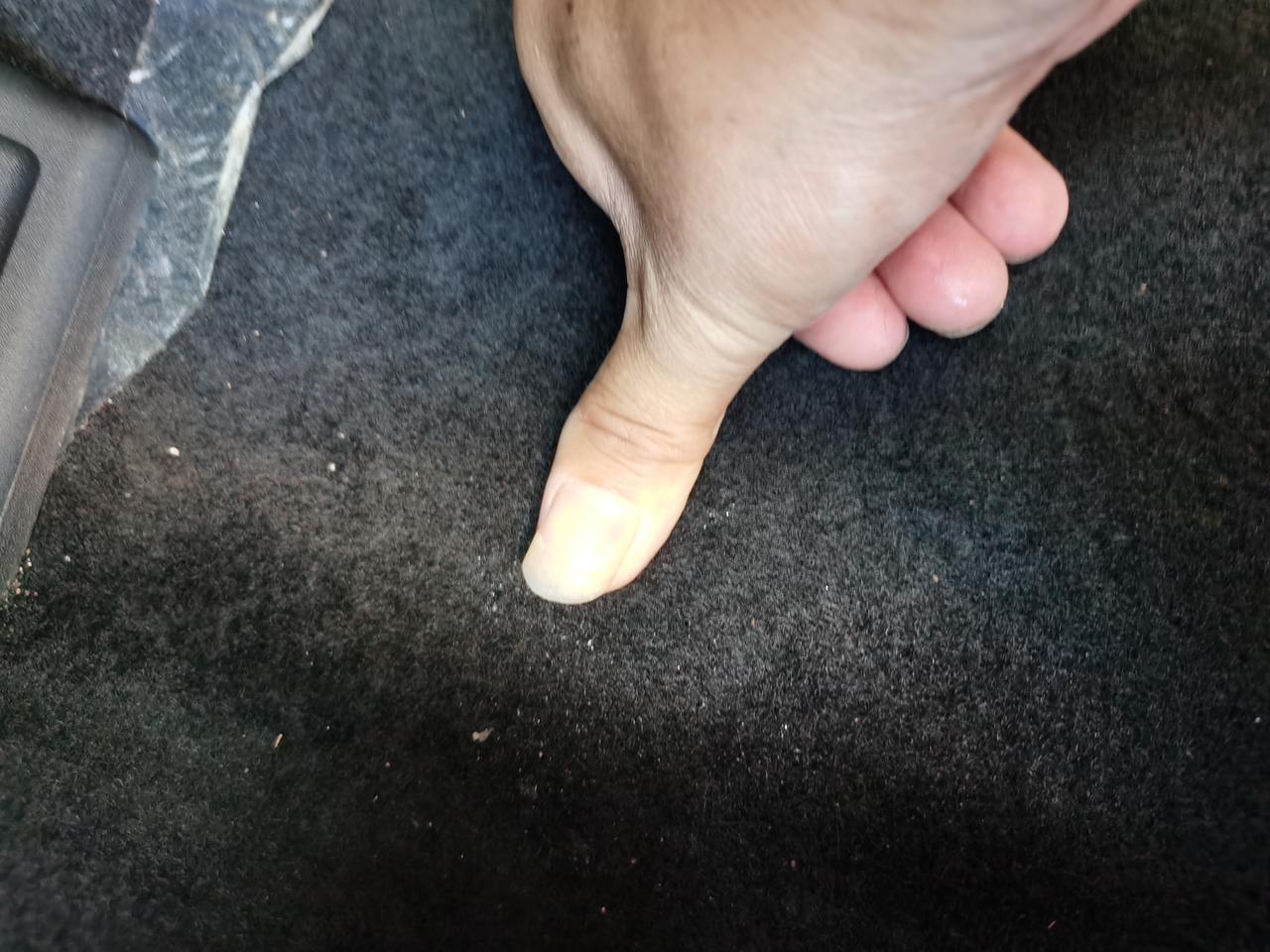 福特锐际 手掌压下去有水汁你们有没有？哪位大神跟我一样二耀驾驶室有水