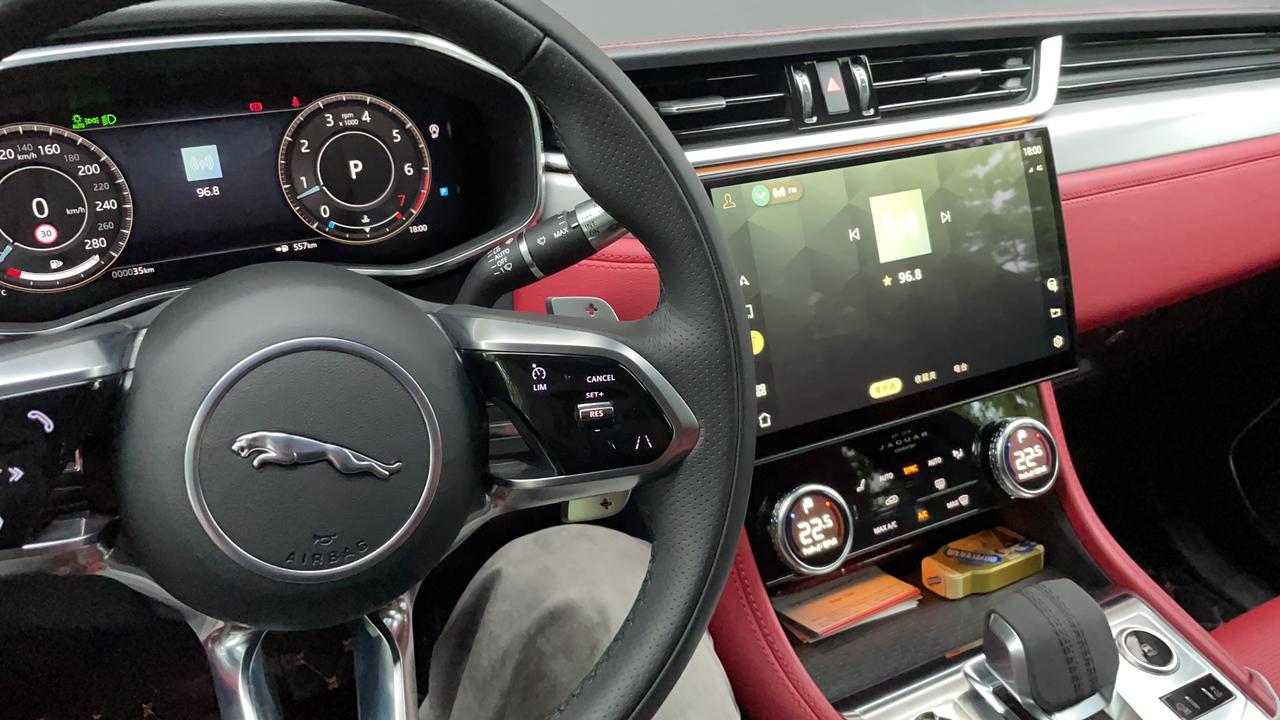 捷豹F-PACE 请问各位，开空调怠速的时候会有抖动吗？感觉整个发动机都在抖，顺便一说 真帅