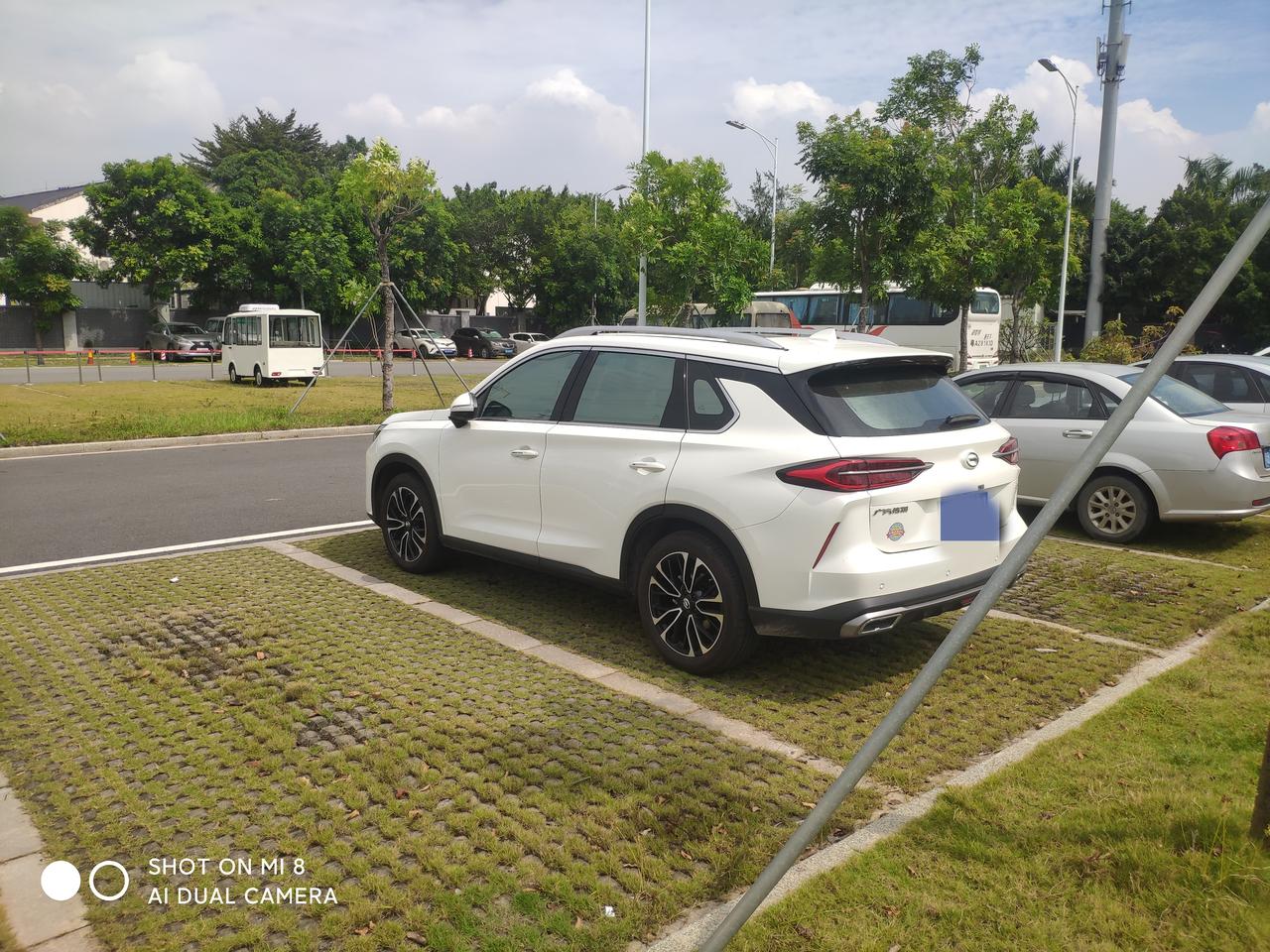 广汽传祺传祺GS4 PLUS 传祺GS4 LPUS 气压在多少算是正常  车放久了轮胎里面的气越来越少  不知道你们的车