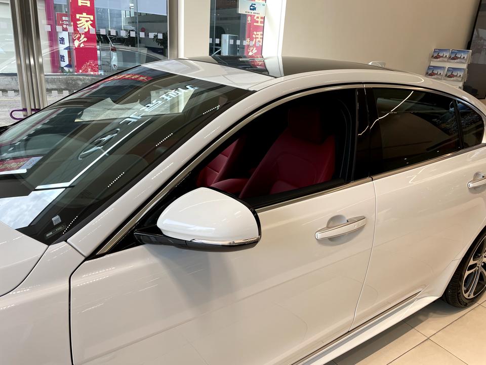 捷豹XEL 买捷豹会变成大冤种吗，去店里看了一下，车还行，不过我看上的是女销售