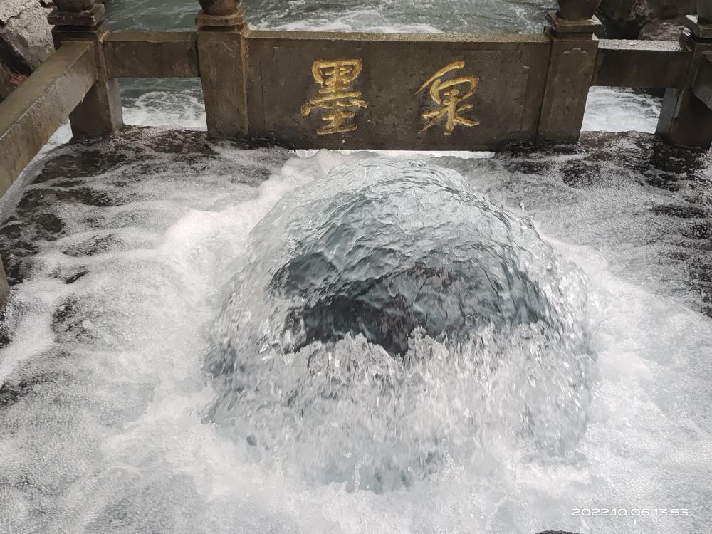 福特锐际 各位车友，二耀大灯高度怎么调节，感觉近光灯太低了