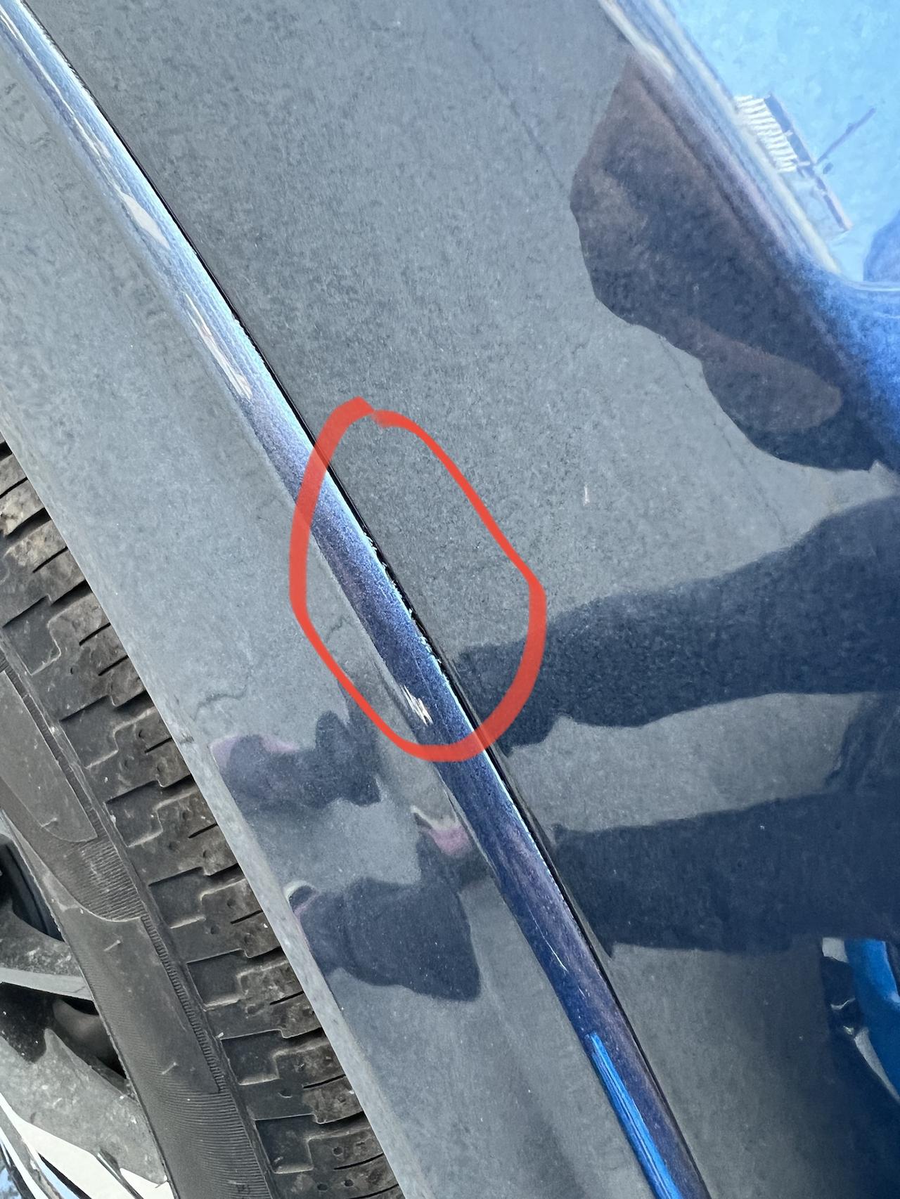 福特锐际 正在提车，这个是被碰过了嘛？