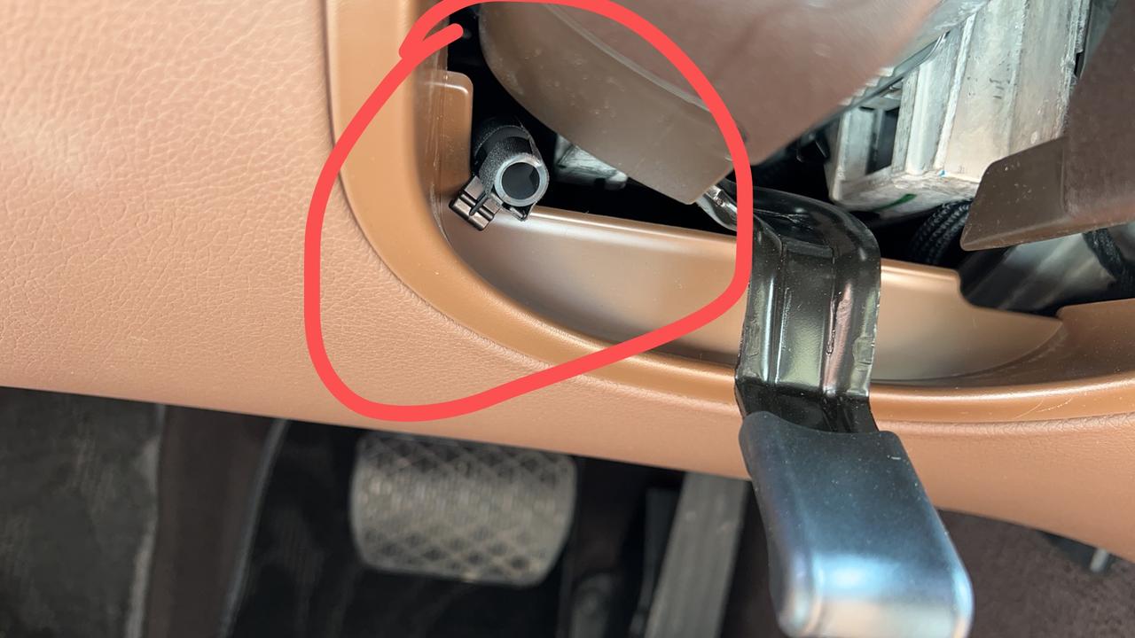 奔驰E级 这个??是什么东西