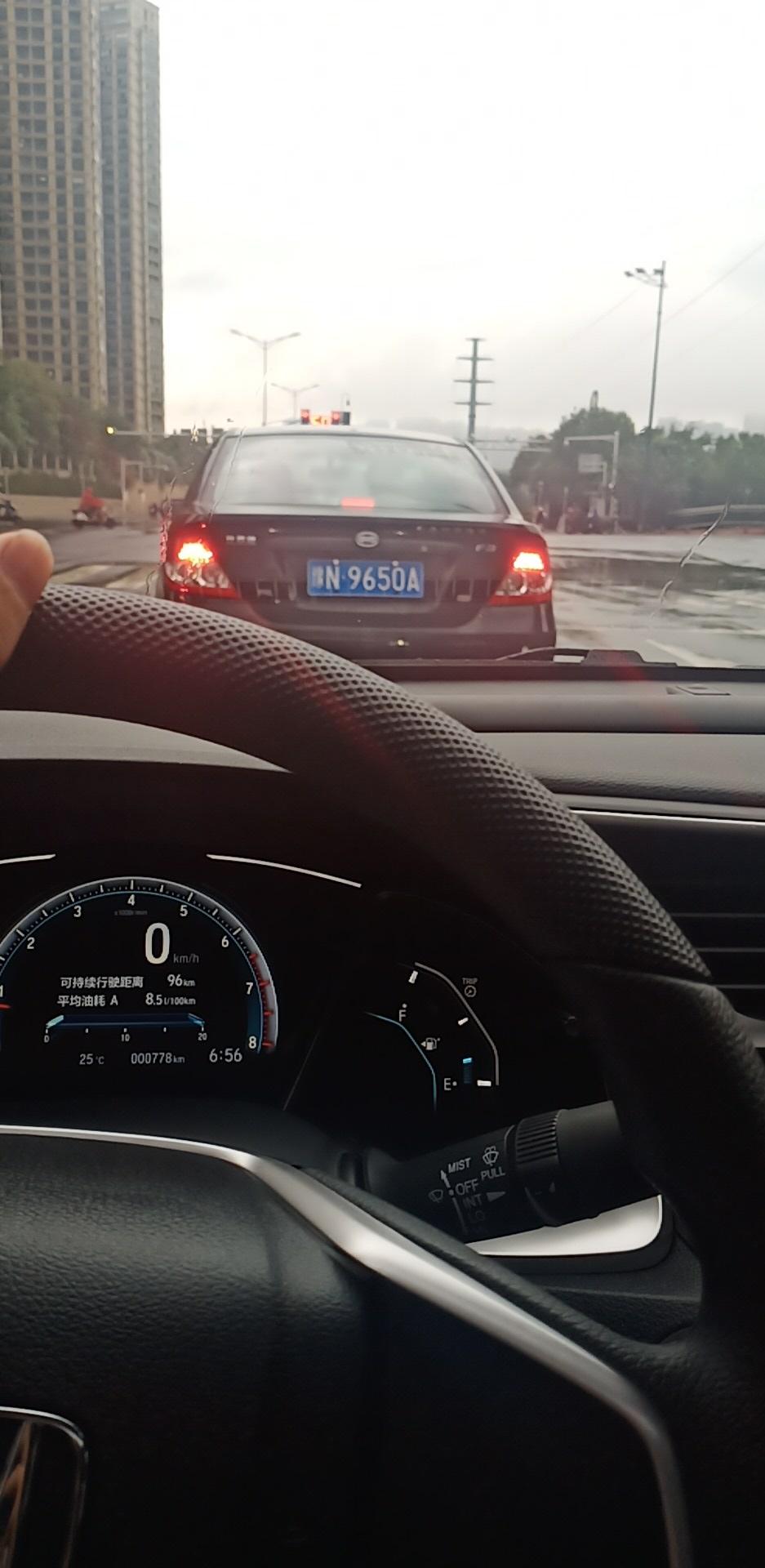 我5.28买的思域目前跑了778㎞油耗8.4正常吗。。。。我感觉多了。。