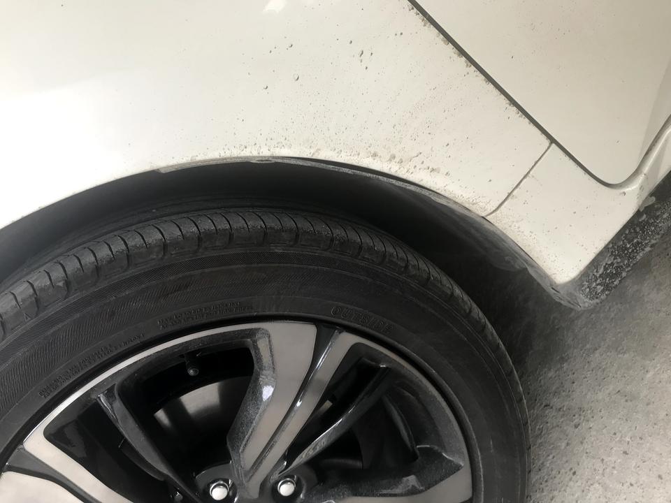 各位大佬帮忙解答一下我这思域这辆车也没什么碰撞为何这块板分离了，有什么补救措施，急??