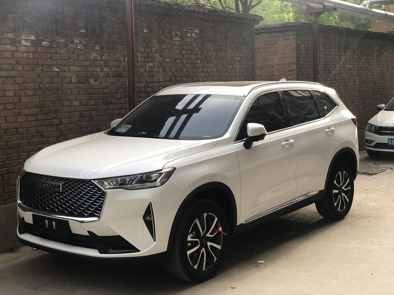 哈弗H6 2021款哈弗h6三代Max此顶配大神们的外后视镜下雨天都怎么弄的这一下雨就头疼什么都看不见看不清楚！后视镜贴