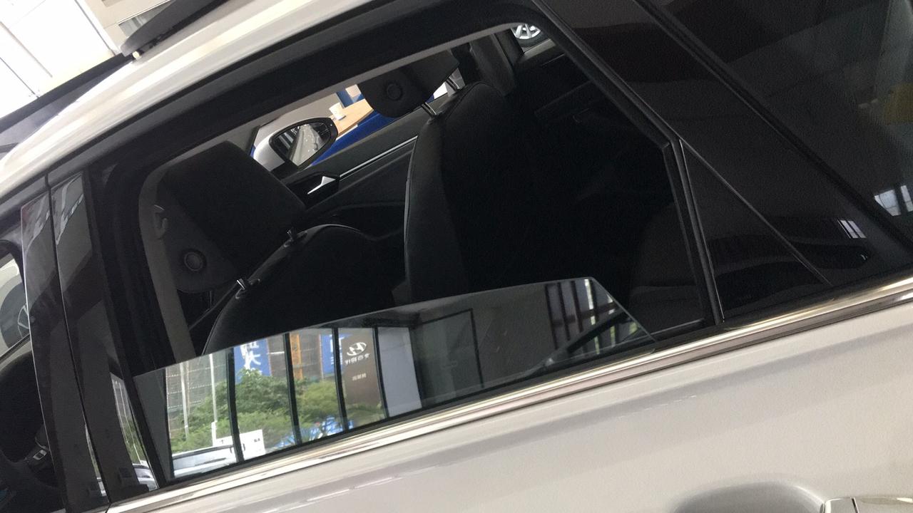 请问21版速腾车友们，这个车窗是只能降到这个程度就不能下降了吗？