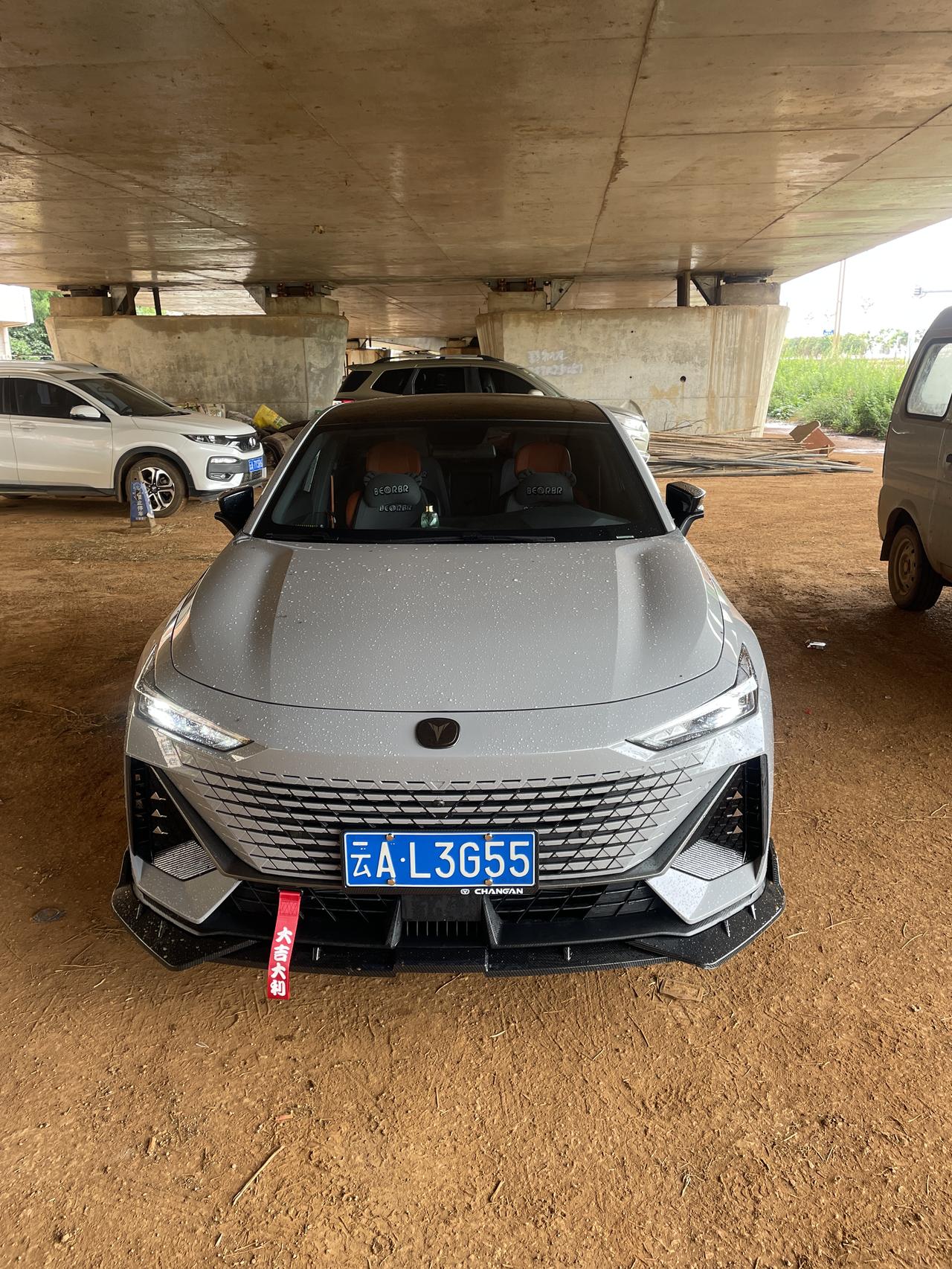 长安UNI-V 新车加油95号汽油 480左右加满，表显640左右续航。剩余300左右续航又去加油95号汽油加了300块