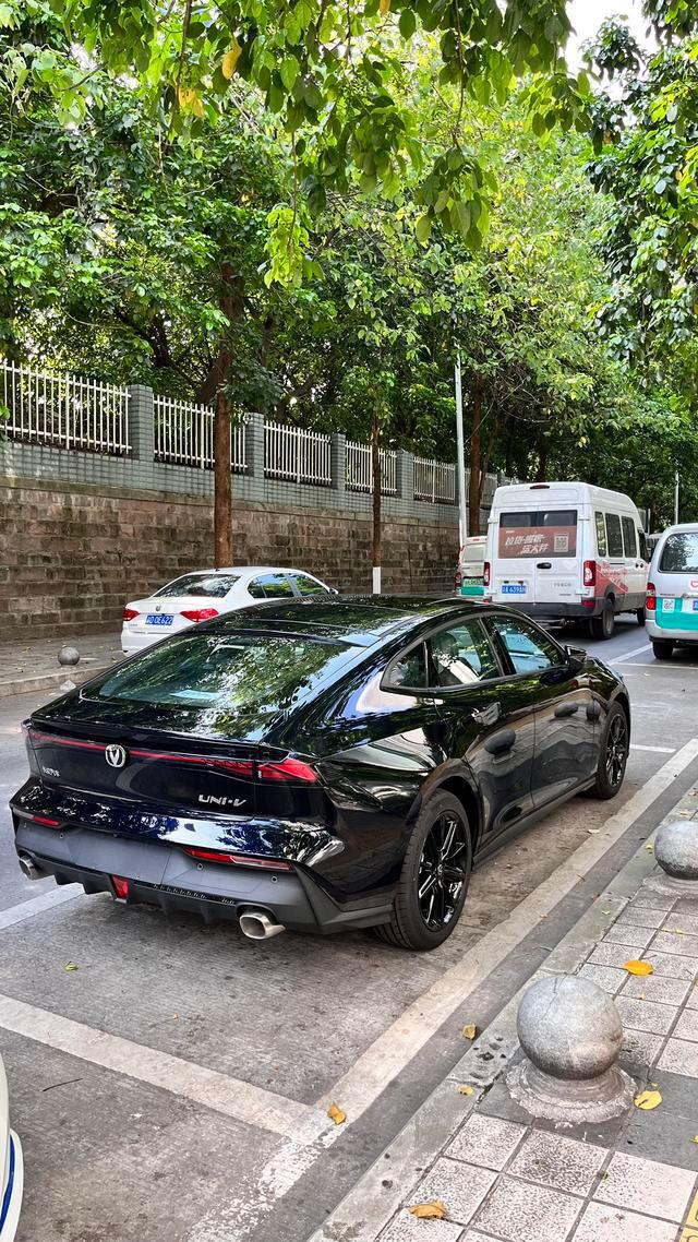 长安UNI-V 兄弟们！烟台有没有这个车的车主，能否给我解答一下！帮忙推荐一下销售！最近想入手一台。手里面2万   低首