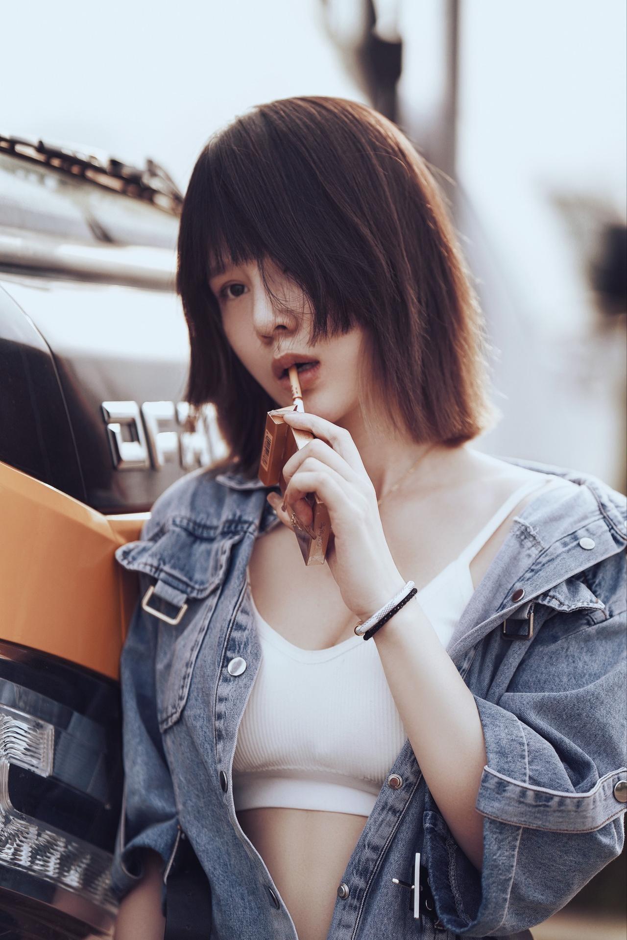 广汽传祺影豹 胸弟萌，22年6月15后生产的到底有没有8扬声跟后备箱实体按键啊